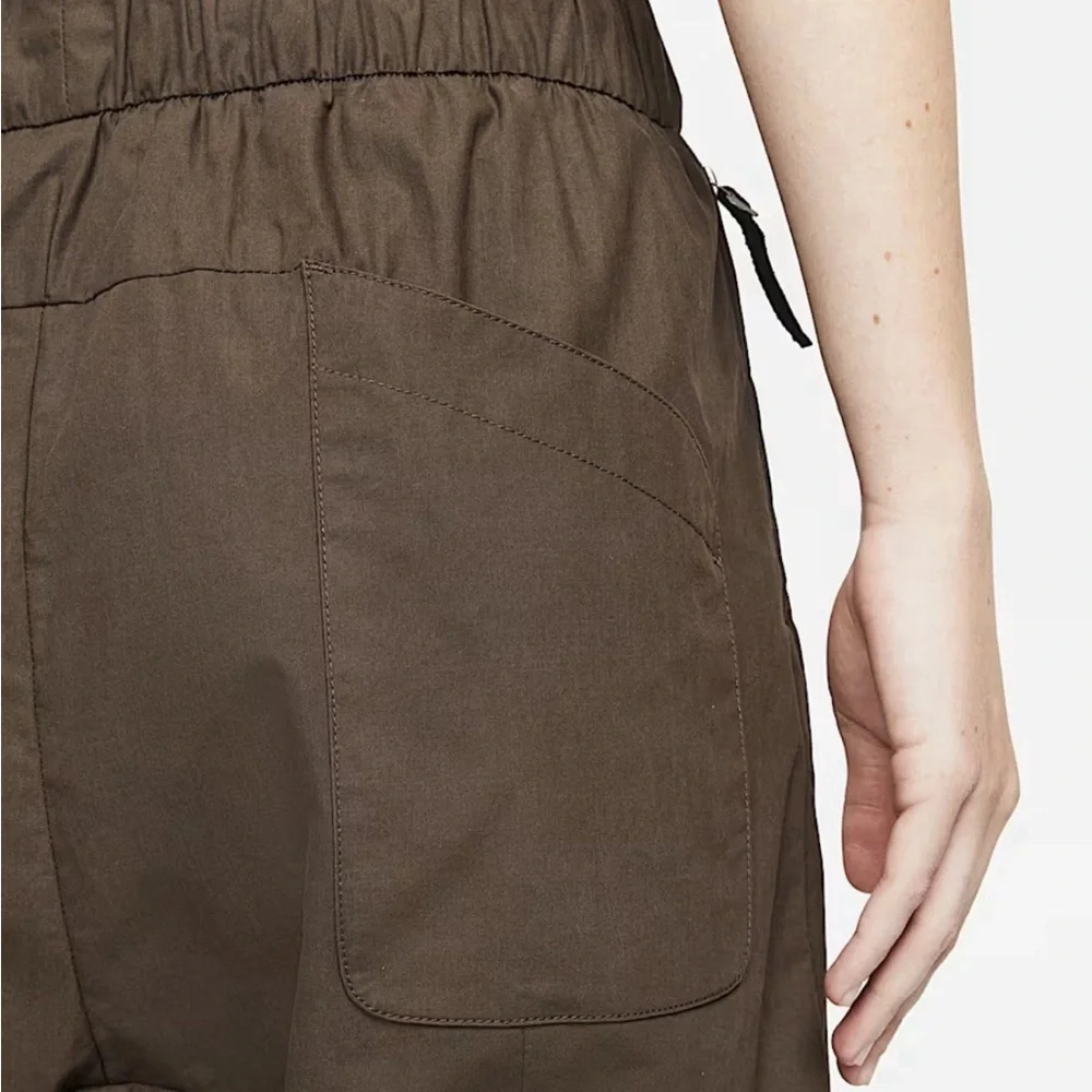 NIKE Woven‎ Technical Every Stitch Considered Dropped Crotch Barrel Pant Brown